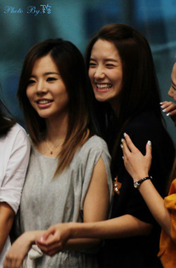 [PICS+GIFS][31-10-2011] Sún Thỏ con + Yoong Cá sấu = Cúp pồ hồn nhiên :D Tumblr_ltv4s69noz1qbxhqvo6_250