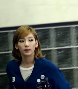 [PICS] SNSD @ Dream Team Filming Tumblr_ltvfczmAIw1qb1285o3_400