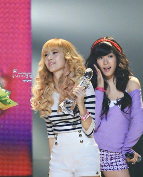 [PICS][8/11/2011] JeTi 's The Garden -‘♥’- Thiên đường PG =)) Tumblr_ltycbxU5EA1qjvi56o1_500