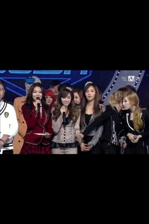 [PICS] SNSD @ Mnet CountDown Tumblr_lufzitC95g1qat6qvo1_500