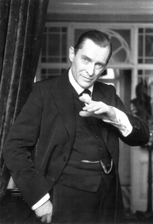 JEREMY BRETT - az igazi Sherlock Holmes - Page 8 Tumblr_lumr7ly58C1qbdn71o1_500