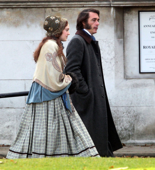 Effie Gray - scénario d'Emma Thompson (2012) Tumblr_lvca6w6Snv1r5u4xho1_500