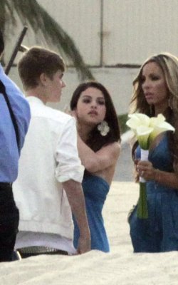 Justin Bieber and Selena Gomez - Page 26 Tumblr_lvxefg6sUI1r6kur2o8_250