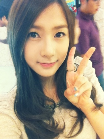 [OFFICIAL] Tổng hợp ảnh selca của Ha Young Tumblr_lwg0x5ic9r1qdoxojo1_400