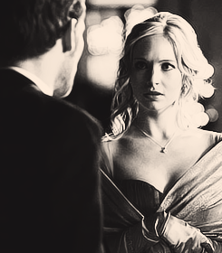 Klaus & Caroline  - Page 2 Tumblr_lxpo0qLNa51r212jko2_250