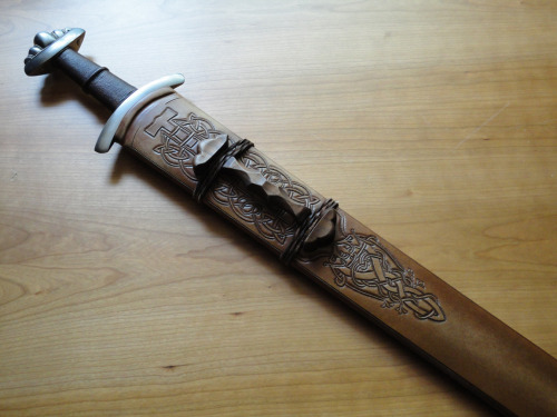 Epées de vikings Tumblr_lzlq7uo5cM1qfr1oco1_500