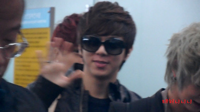 [OTHER] 120225 ZE:A @ Incheon Airport (Go to Japan) Tumblr_lzxhk0ub3O1qbifqyo1_400