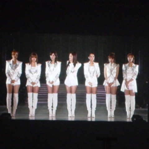 [26.02.2012][Pics] Rainbow - KANSAI Colection Tumblr_m00ks8ZKNa1r27owuo1_500