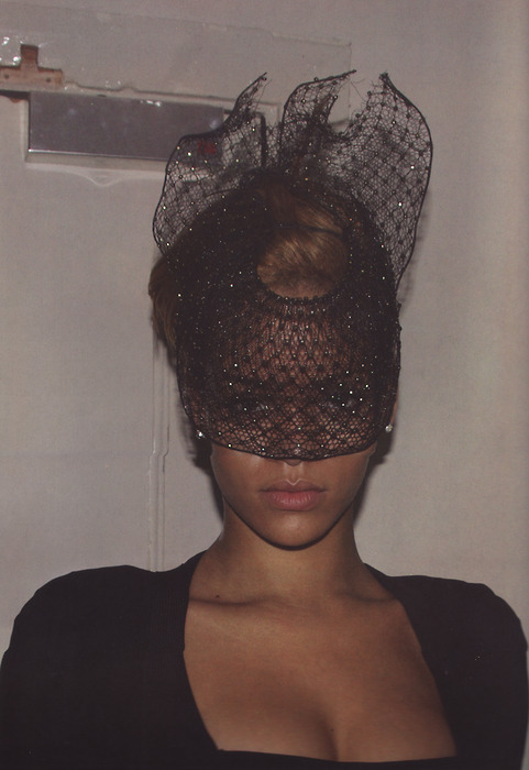 Rihanna .  - Page 24 Tumblr_m068v0xrjD1qgy8r3o1_500