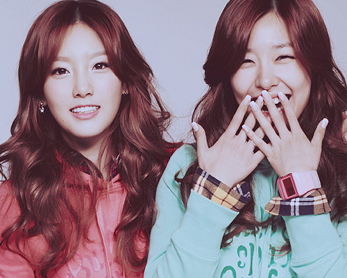 [PIC+VID+GIF][22/3/2012]∴♥∴ TaeNy ∴♥∴ Chai Quê and Gái Tây ∴♥∴ TAENY IN MY HEART ∴♥∴ Tumblr_m0njbsjxeC1r9viyso2_500