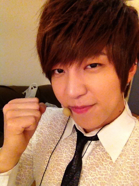 100312 Soohyun publica una foto suya Tumblr_m0prggWFut1qaq5eko1_500