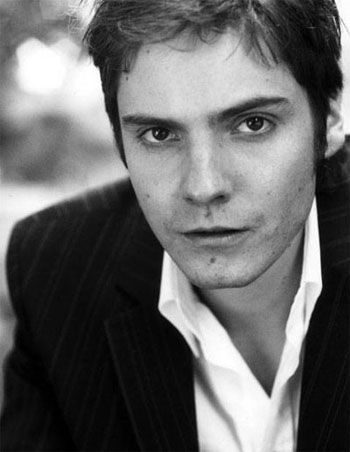 Daniel Brühl Tumblr_l08lc34Ygr1qbq2wco1_400