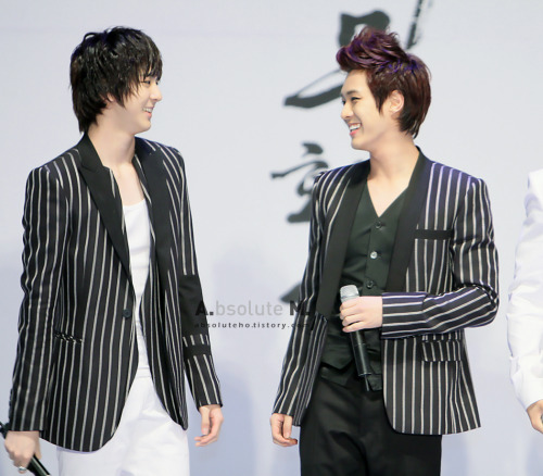 SeungDoong [Seungho+ Thunder] Tumblr_l3x8i48c8E1qziy3zo1_500