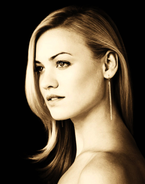 (F) YVONNE STRAHOVSKI Ҩ Il n'y a pas de honte à préférer le bonheur. Tumblr_l4r6plJfOK1qbh2z1o1_500