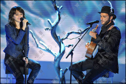 Marion Cotillard with Maxim Nucci (Yodelice) performing on TV talk show ‘Vivement Dimanch’ Tumblr_l9x8drUK3t1qbq27ho1_500