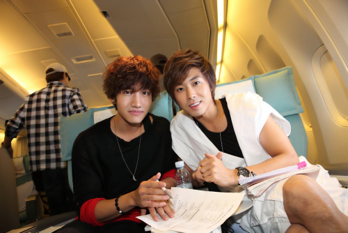 مكتبة لصور TVXQ العامة...هل لديك اي صورة لـ TVXQ؟؟ تفضل وضعها هنااااا ^^ - صفحة 4 Tumblr_ladftftdkt1qda5oqo1_500