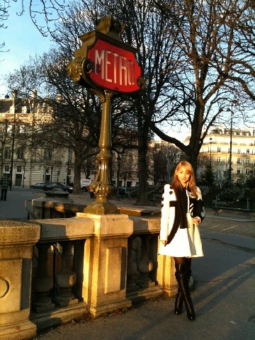 [12.11] CL de 2NE1 à Paris ! Tumblr_lewjblSzdJ1qzjb8ko1_400