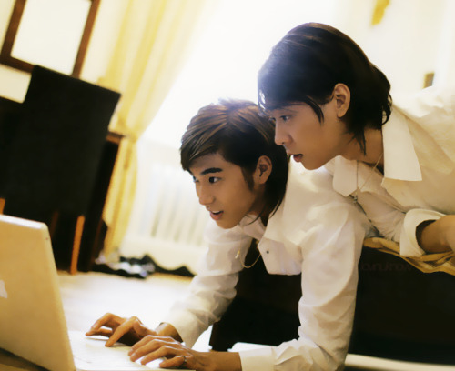 مكتبة لصور TVXQ العامة...هل لديك اي صورة لـ TVXQ؟؟ تفضل وضعها هنااااا ^^ - صفحة 4 Tumblr_lgkyiwavTP1qbn5e6o1_500