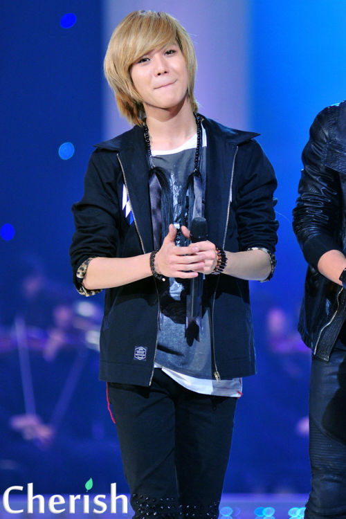 SHINee at KBS Anniversary Concert [110303] Tumblr_lhil4aPUr11qeapkdo1_500