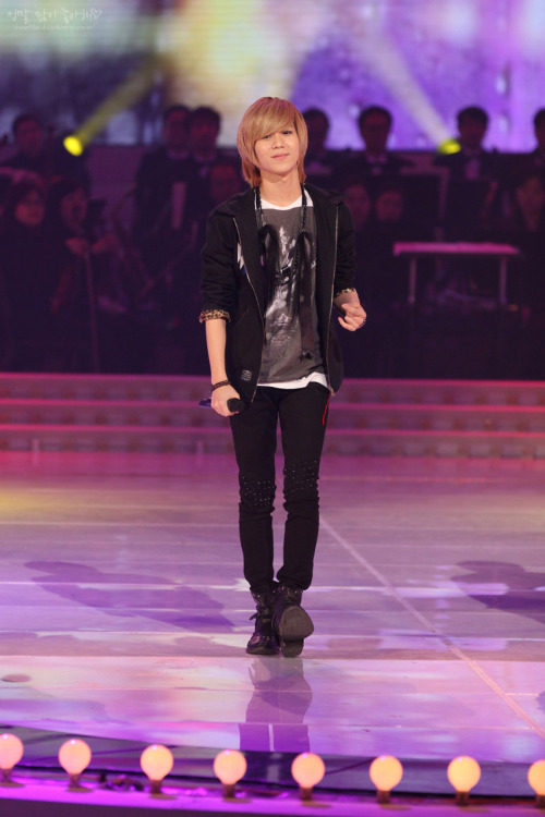 SHINee at KBS Anniversary Concert [110303] Tumblr_lhil7oV5M81qeapkdo1_500