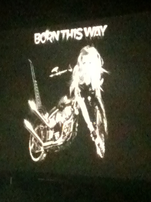 Álbum >> "Born This Way" - Página 4 Tumblr_ljq7umsXXs1qdmb8eo1_500