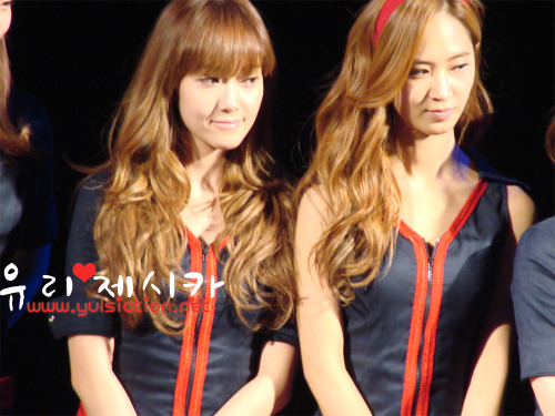 [PIC+VID+GIF][6/1/2012]«๑۩۞۩๑_ YURI ♥ JESSICA_๑۩۞۩๑_ PARIS ♥♕♥ ROMANTIC CITY ♥f  YULSIC_๑۩۞۩๑» - Page 35 Tumblr_lk7j9xVY611qiknv9o1_500