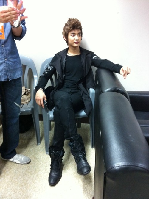 [29--5-2011][pics] Backstage của SHINee tại Dream concert Tumblr_llxxjenvhl1qeapkdo1_500