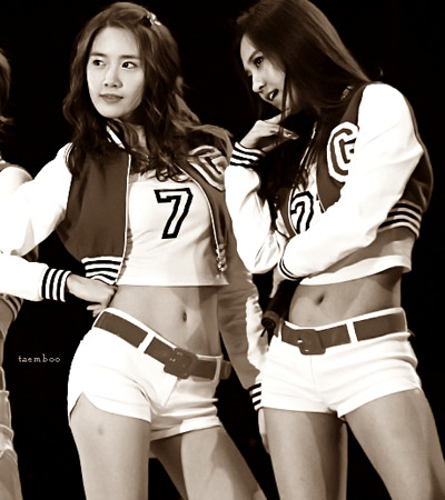 [PICS/GIFS][14-07-2011] Cùng sexy với YoonYul nào!!! Tumblr_lnpyg79APR1qgfxyfo1_400