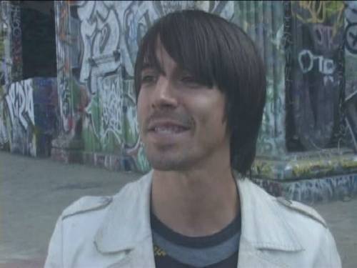 Oque voces acham do novo visual do Anthony Kiedis? Tumblr_lohbxbBOMZ1qfgn79o1_500