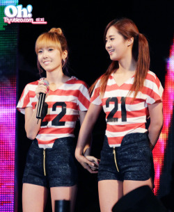 [PIC+VID+GIF][6/1/2012]«๑۩۞۩๑_ YURI ♥ JESSICA_๑۩۞۩๑_ PARIS ♥♕♥ ROMANTIC CITY ♥f  YULSIC_๑۩۞۩๑» - Page 31 Tumblr_loivfzaP541qegqt2o3_250