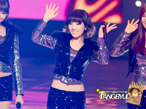 [PICS][GIFS][07-08-2011] Taeyeon - Một Kid Leader hoàn hảo Tumblr_lpijivrHUW1r0swgwo1_500