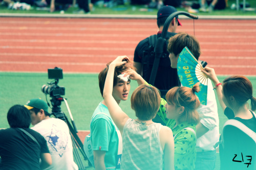 110827 SHINee @ Idol Sports Competition  Tumblr_lqkq75lsDT1qauyhjo1_500