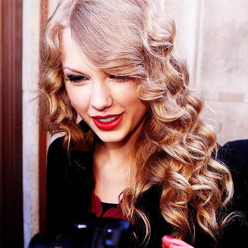 Taylor Swift - Page 9 Tumblr_lrlok4Z75u1qbgvdvo1_500