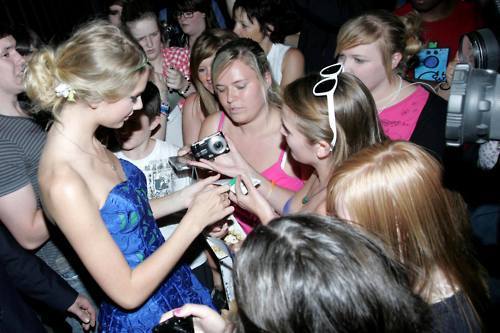 Taylor Swift - Page 8 Tumblr_lrlqfxG9u61qbgvdvo1_500