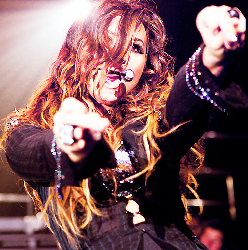 Demi Lovato  - Page 30 Tumblr_lrpcvpiwi81r2vq4go1_500