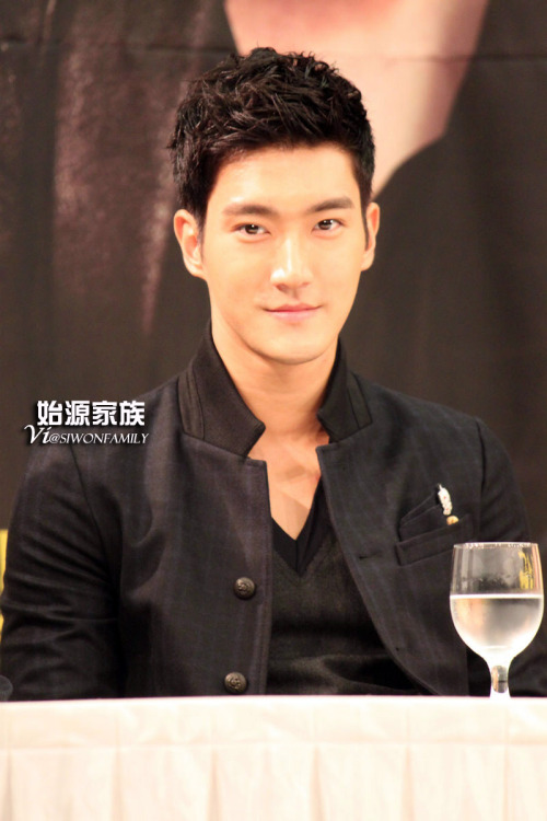 Siwon [시원] - Page 9 Tumblr_ls2we4HHQH1qayxtco2_500