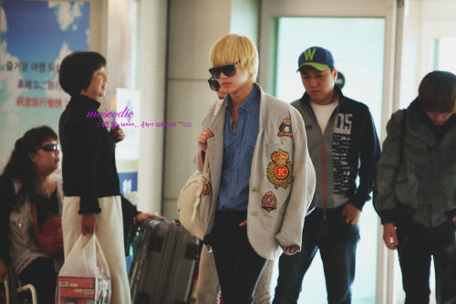 021011 SHINee en el aeropueto @ Gimpo Airport Tumblr_lsf7rwEOtI1qeapkdo1_500