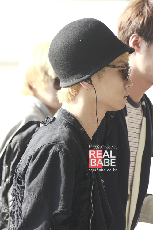 021011 SHINee en el aeropueto @ Gimpo Airport Tumblr_lsfc5adsNp1qeapkdo1_500