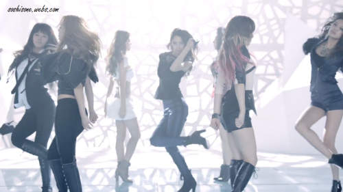 صور فرقه  girls generation  فى اغاني THE BOYS_Music Video Tumblr_lt2cp07cAk1qhk2xuo1_500