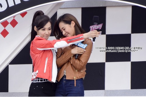 [PICS] Yuri @ Music Core 2011 Tumblr_lt6ae3NnyC1qbnw0xo1_500