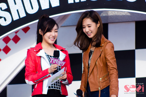 [PICS] Yuri @ Music Core 2011 Tumblr_lt77f41UOV1qbnw0xo1_500