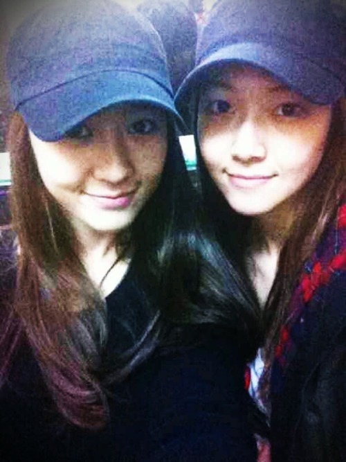 [GIFS][31/3/2012] Jung Sisters có chung một thói quen =]]~ Tumblr_lu8tgdvxmD1qln98ao1_500
