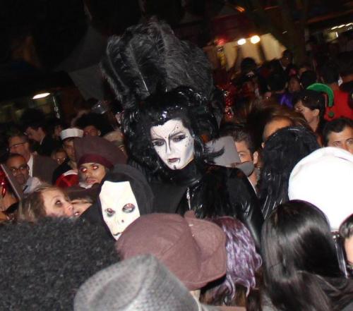 novas fotos do Bill no Carnaval de Halloween em LA Tumblr_lugb3zH9Xo1r2ubs3o3_500