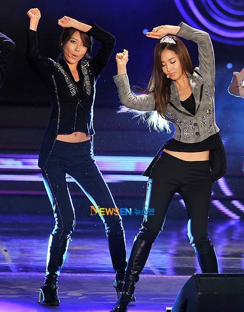 [PICS] SNSD @ Korean Popular Culture and Arts Award || 21.11.11 Tumblr_lv09m9Y83O1qmi20qo1_500