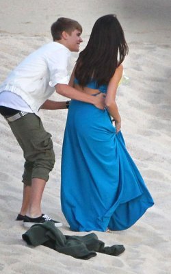 Justin Bieber and Selena Gomez - Page 26 Tumblr_lvxek1O38U1r6kur2o2_250