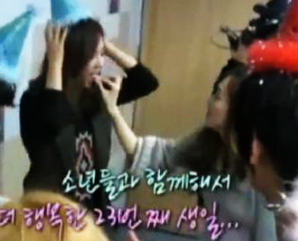 [PIC+VID+GIF][6/1/2012]«๑۩۞۩๑_ YURI ♥ JESSICA_๑۩۞۩๑_ PARIS ♥♕♥ ROMANTIC CITY ♥f  YULSIC_๑۩۞۩๑» - Page 2 Tumblr_lxhbevo7U71qi0q6jo1_400