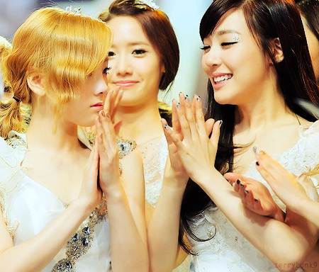 [PIC+VID+GIF][20/1/2012]∴♥∴ TaeNy ∴♥∴ Happy's Heaven ∴♥∴ Twinkle - Taeny Lấp Lánh - TaeTiSeo  ∴♥∴ - Page 4 Tumblr_lxhrxyLTUo1qf3b86o1_500