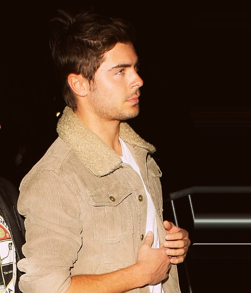    - photos Zac Efron Tumblr_lxnfcopO821qbqi0eo1_500