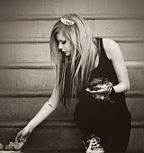 ● Avril Lavigne - Page 2 Tumblr_lxqzag254c1r5ni2qo1_250