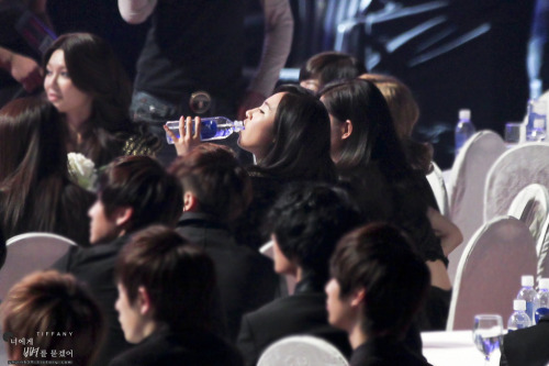 [PICS] Yuri @ Seoul Music Awards Tumblr_ly5mbulg151qbnw0xo1_500